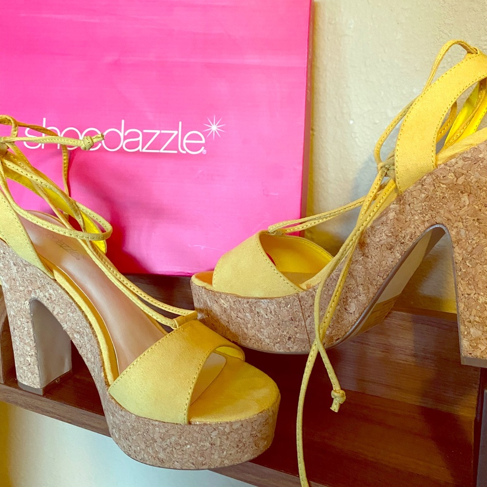 Shoe Dazzle: Yellow LaceUp Heels/Pumps